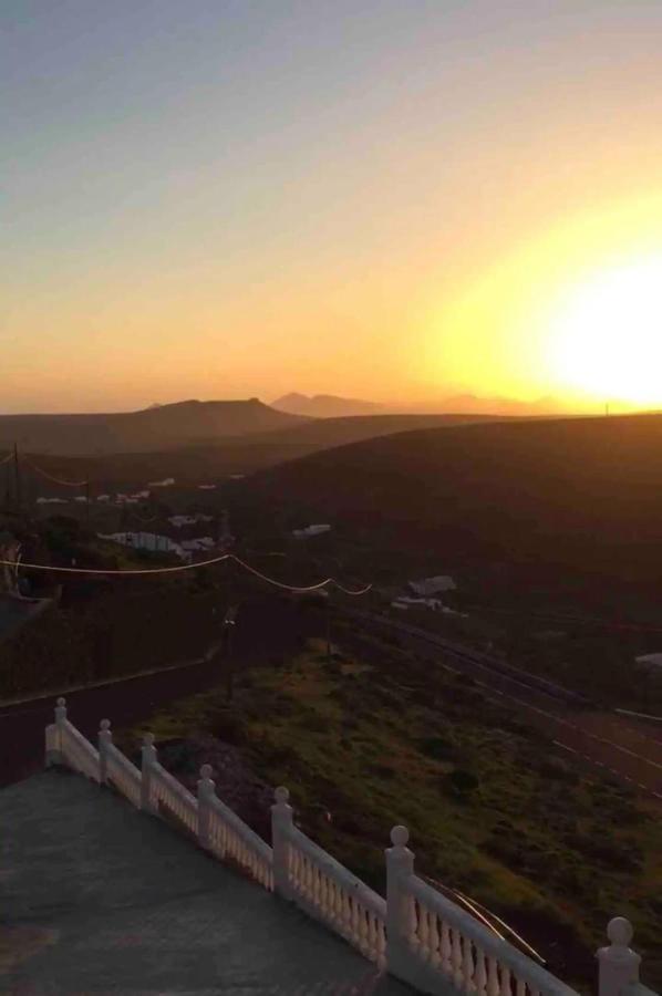 Las Nieves Suites Teguise  Eksteriør bilde